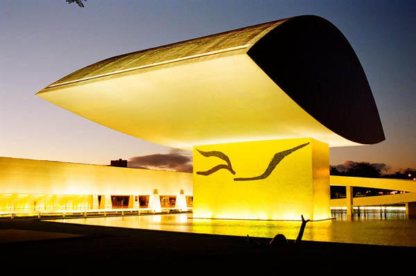 museu oscar niemeyer brasil